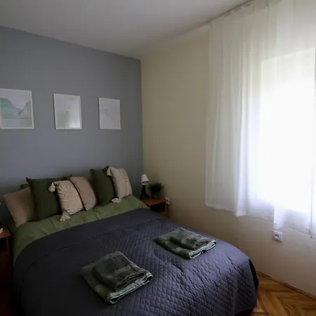 Aranka Neni Hazikoja